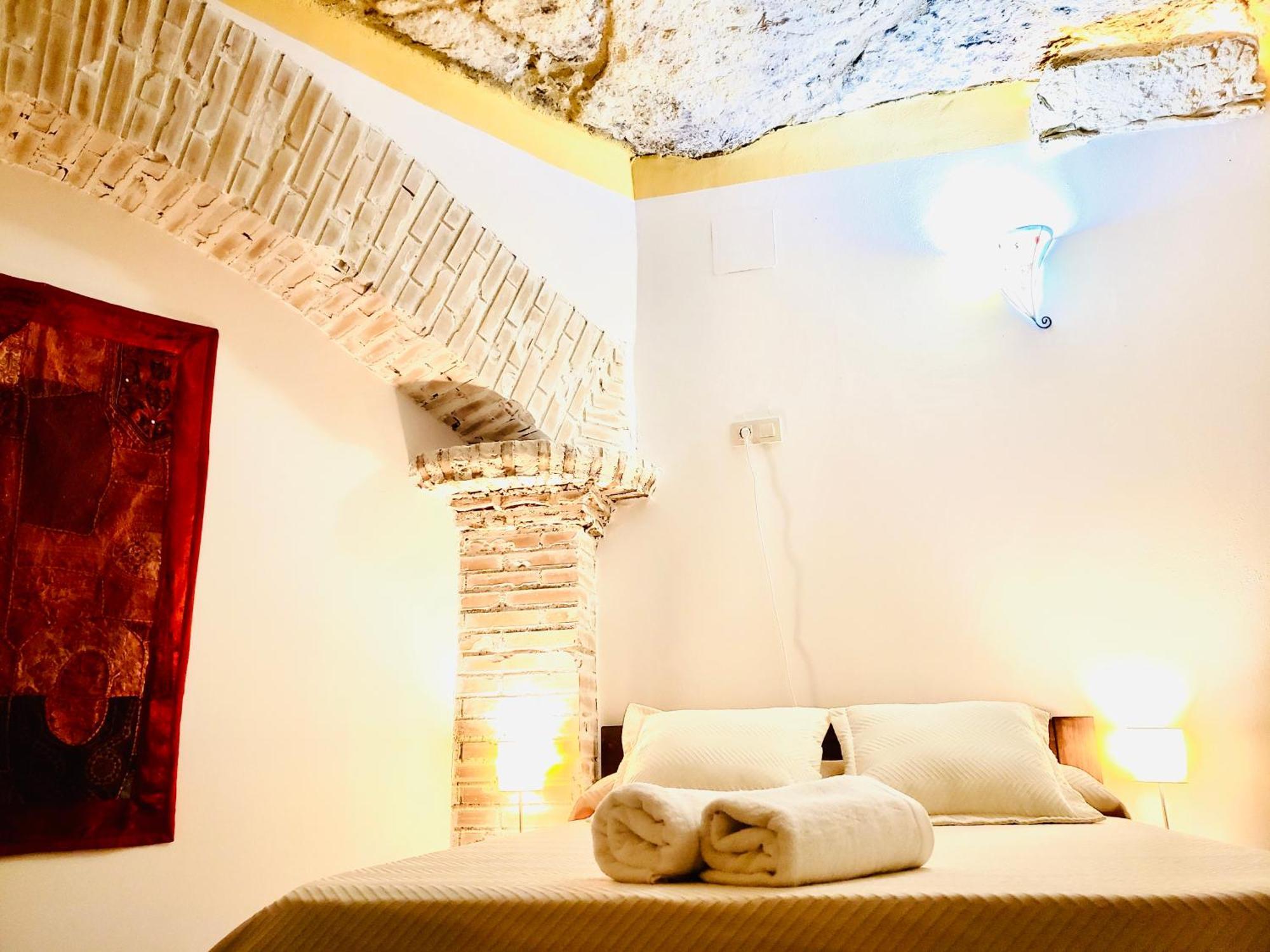 Casa Rural Cueva El Nido Касас-де-Фернандо-Алонсо Экстерьер фото